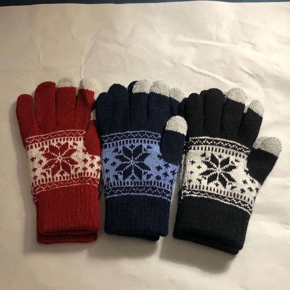 Christmas Gloves With Smart Phone Technology